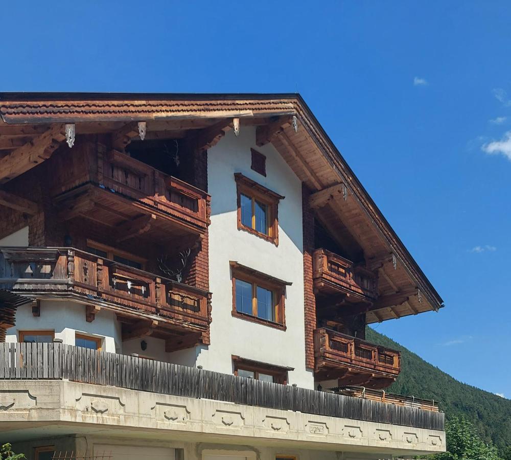 Adlerblick Apartment Маурах Екстериор снимка